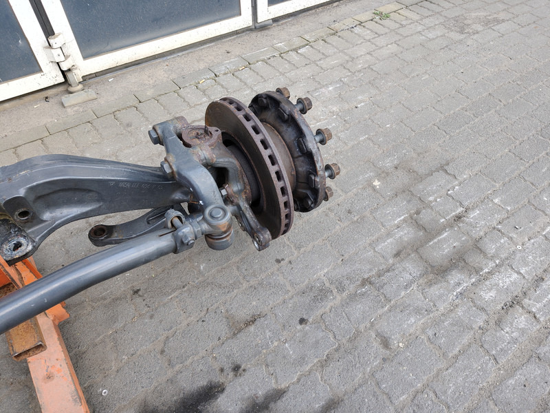Mercedes-Benz Mercedes F-8A/C22.5 Vooras A 960 331 27 01 - Front axle for Truck: picture 2 Mercedes-Benz Mercedes F-8A/C22.5 Vooras A 960 331 27 01 - Front axle for Truck: picture 2