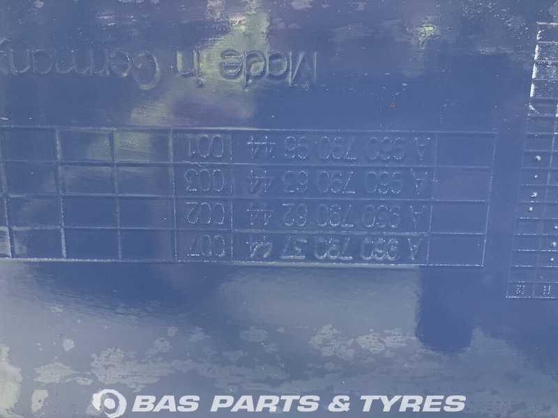 Mercedes-Benz Zijfender Mercedes A 960 790 37 44 - Aerodynamics/ Spoiler for Truck: picture 3 Mercedes-Benz Zijfender Mercedes A 960 790 37 44 - Aerodynamics/ Spoiler for Truck: picture 3