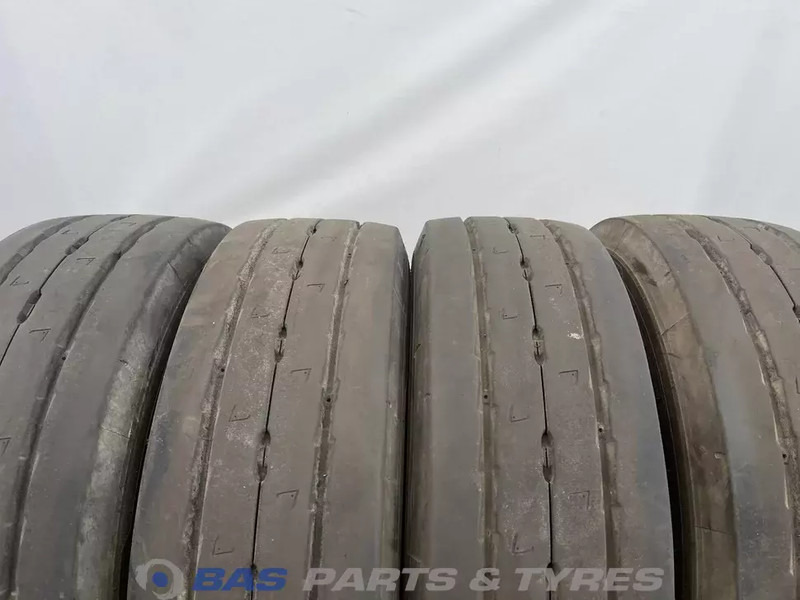 Michelin  - Tire for Truck: picture 2 Michelin  - Tire for Truck: picture 2