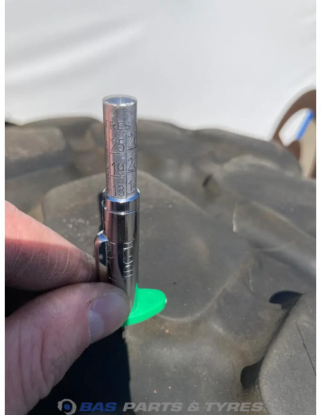 Michelin  - Tire for Truck: picture 4 Michelin  - Tire for Truck: picture 4
