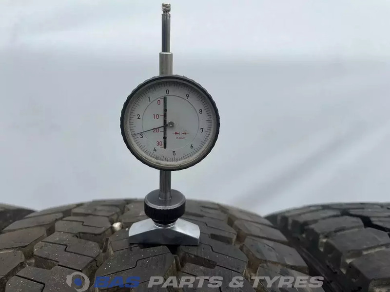 Michelin Remix  - Tire for Truck: picture 3 Michelin Remix  - Tire for Truck: picture 3