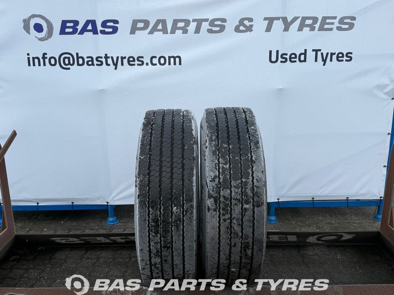 Pirelli Pirelli 315/70R22.5 RETREAD (cover) 156/150 M+S 3PMSF gebruikte set - Tire for Truck: picture 1 Pirelli Pirelli 315/70R22.5 RETREAD (cover) 156/150 M+S 3PMSF gebruikte set - Tire for Truck: picture 1