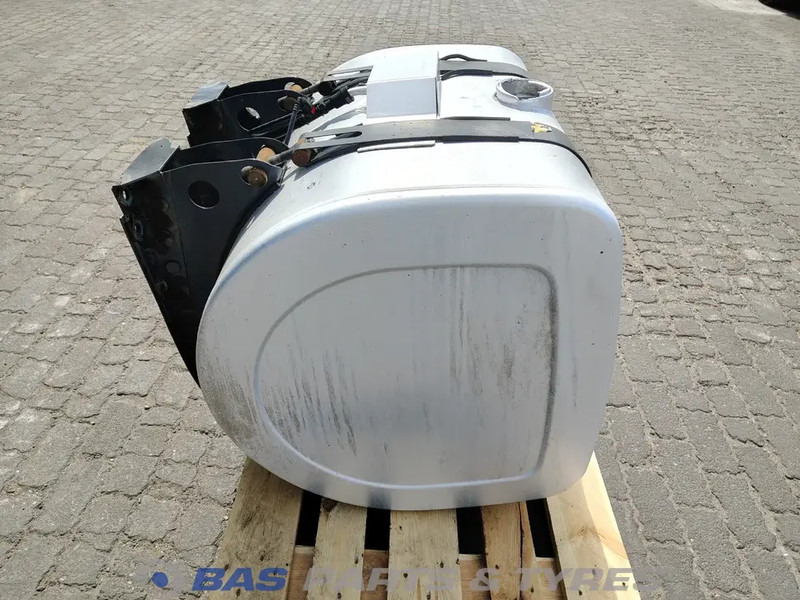 Renault Brandstoftank Renault 330 Liter G0803 - Fuel tank for Truck: picture 4 Renault Brandstoftank Renault 330 Liter G0803 - Fuel tank for Truck: picture 4