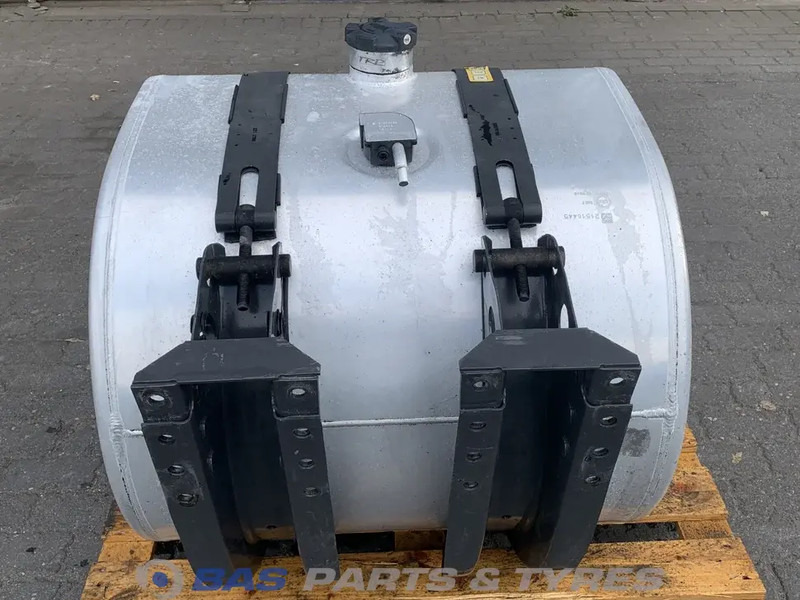 Renault Brandstoftank Renault 330 Liter G0803 - Fuel tank for Truck: picture 3 Renault Brandstoftank Renault 330 Liter G0803 - Fuel tank for Truck: picture 3