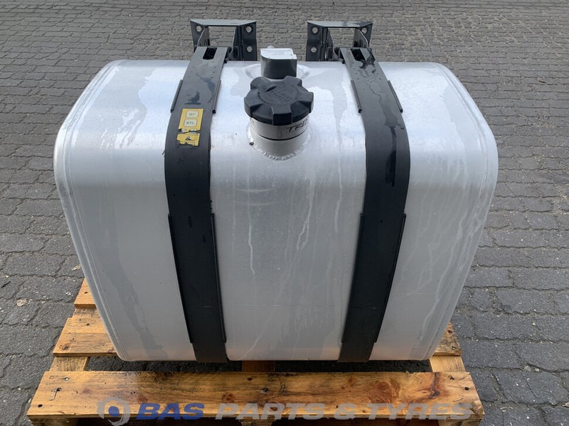 Renault Brandstoftank Renault 330 Liter G0803 - Fuel tank for Truck: picture 1 Renault Brandstoftank Renault 330 Liter G0803 - Fuel tank for Truck: picture 1
