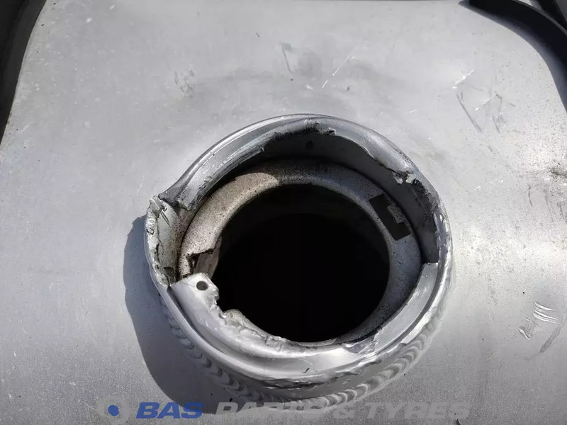 Renault Brandstoftank Renault 330 Liter G0803 - Fuel tank for Truck: picture 5 Renault Brandstoftank Renault 330 Liter G0803 - Fuel tank for Truck: picture 5