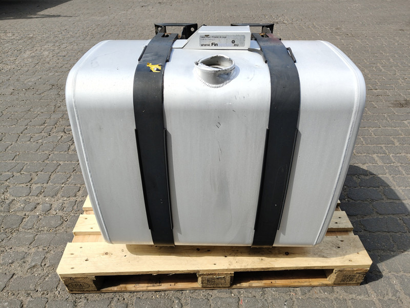 Renault Brandstoftank Renault 330 Liter G0803 - Fuel tank for Truck: picture 1 Renault Brandstoftank Renault 330 Liter G0803 - Fuel tank for Truck: picture 1