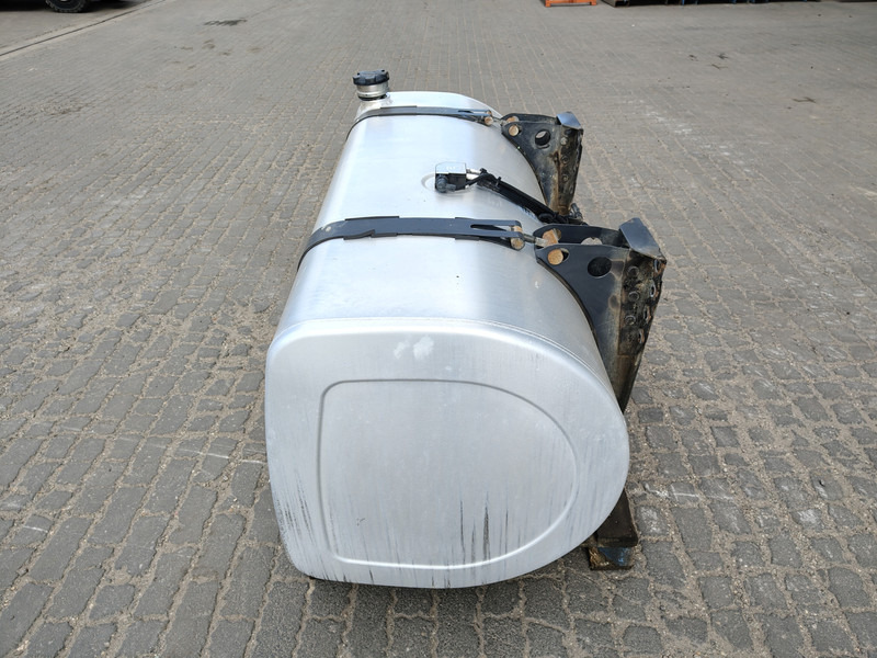 Renault Brandstoftank Renault 610 Liter G0000171 - Fuel tank for Truck: picture 2 Renault Brandstoftank Renault 610 Liter G0000171 - Fuel tank for Truck: picture 2