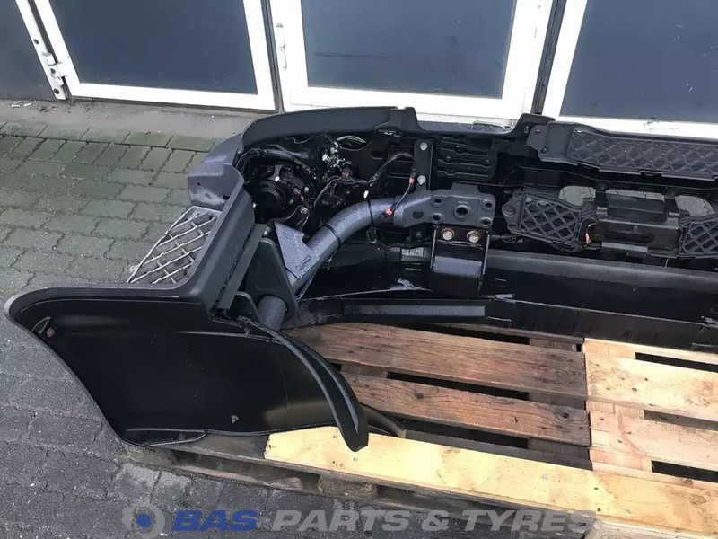 Renault D-Serie - Bumper for Truck: picture 4 Renault D-Serie - Bumper for Truck: picture 4