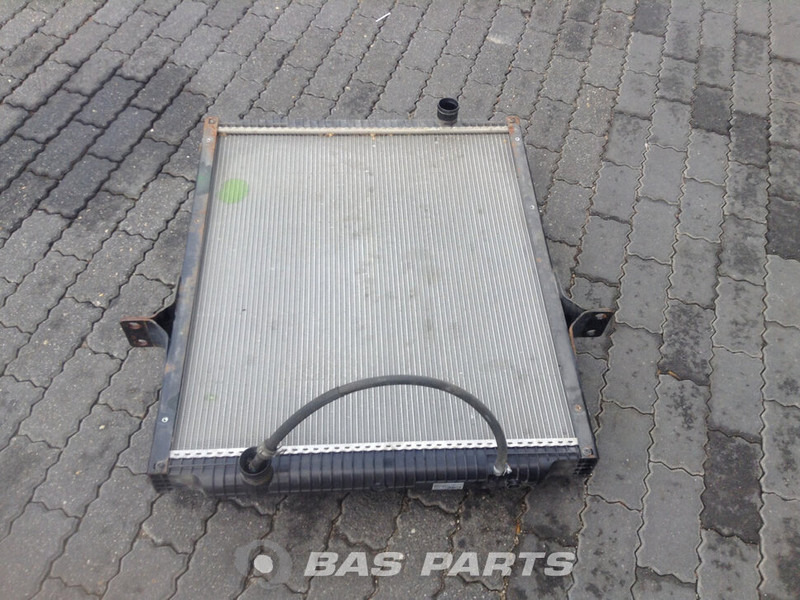 Renault - Radiator for Truck: picture 1 Renault - Radiator for Truck: picture 1