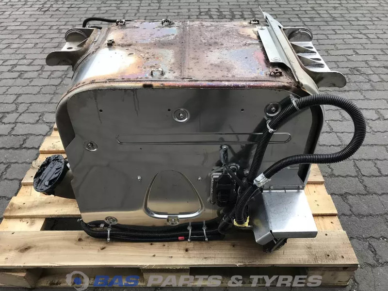 Renault  - Muffler for Truck: picture 3 Renault  - Muffler for Truck: picture 3