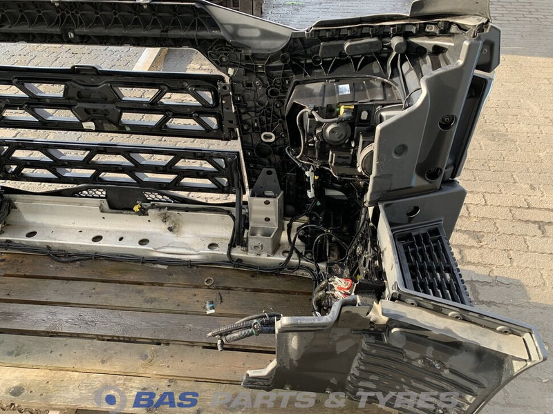 Renault T-Serie Bumper Renault 7482540689 - Bumper for Truck: picture 5 Renault T-Serie Bumper Renault 7482540689 - Bumper for Truck: picture 5