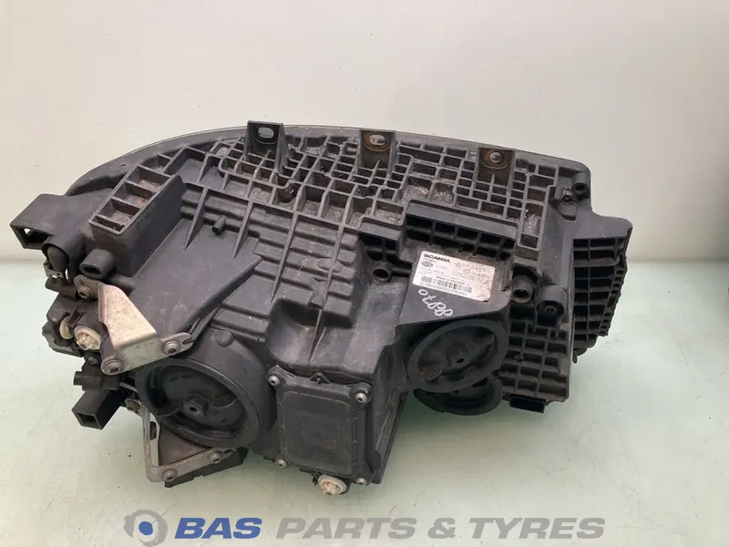 Scania Koplamp Links 2379890 - Headlight for Truck: picture 2 Scania Koplamp Links 2379890 - Headlight for Truck: picture 2