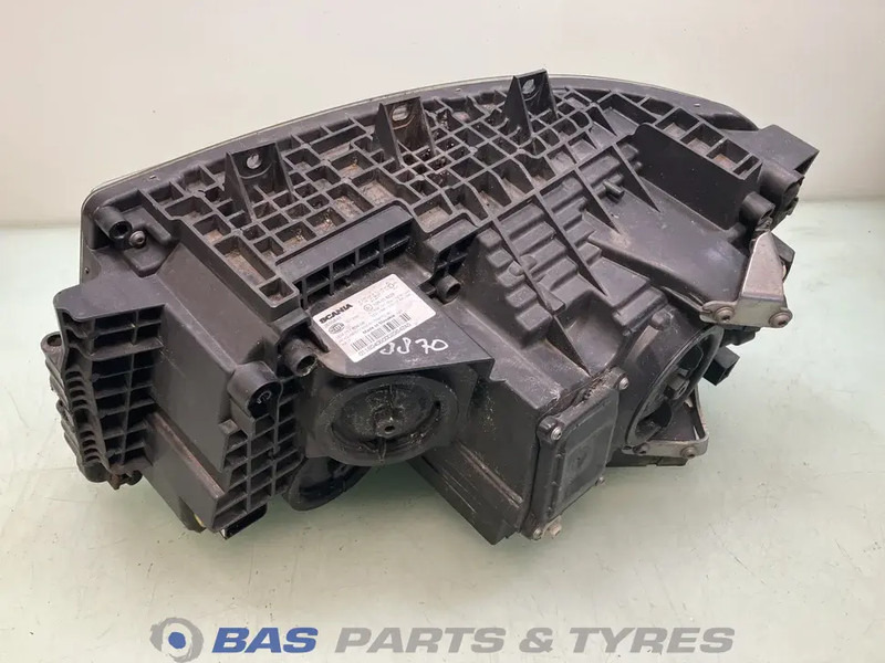 Scania Koplamp Rechts 2379894 - Headlight for Truck: picture 2 Scania Koplamp Rechts 2379894 - Headlight for Truck: picture 2