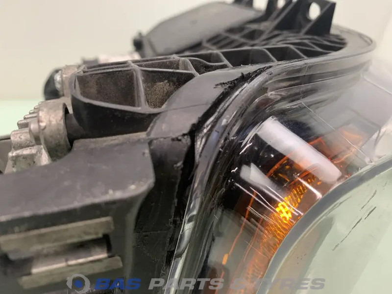 Scania Koplamp Rechts 2674391 - Headlight for Truck: picture 3 Scania Koplamp Rechts 2674391 - Headlight for Truck: picture 3