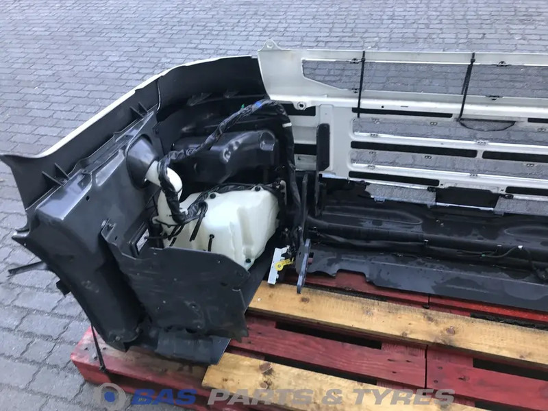 Scania R-Serie Bumper Scania 1885940 - Bumper for Truck: picture 4 Scania R-Serie Bumper Scania 1885940 - Bumper for Truck: picture 4