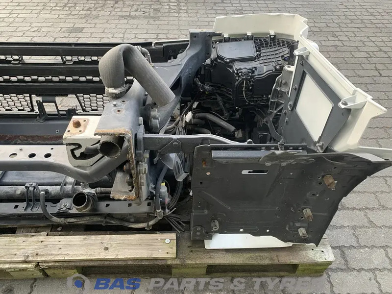 Scania R-Serie Bumper Scania 3082333 - Bumper for Truck: picture 5 Scania R-Serie Bumper Scania 3082333 - Bumper for Truck: picture 5