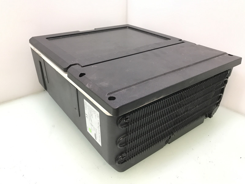 Mercedes-Benz Actros MP4 Koelkast Mercedes 25 Liter A 961 840 63 43 - Spare parts for Truck: picture 3 Mercedes-Benz Actros MP4 Koelkast Mercedes 25 Liter A 961 840 63 43 - Spare parts for Truck: picture 3