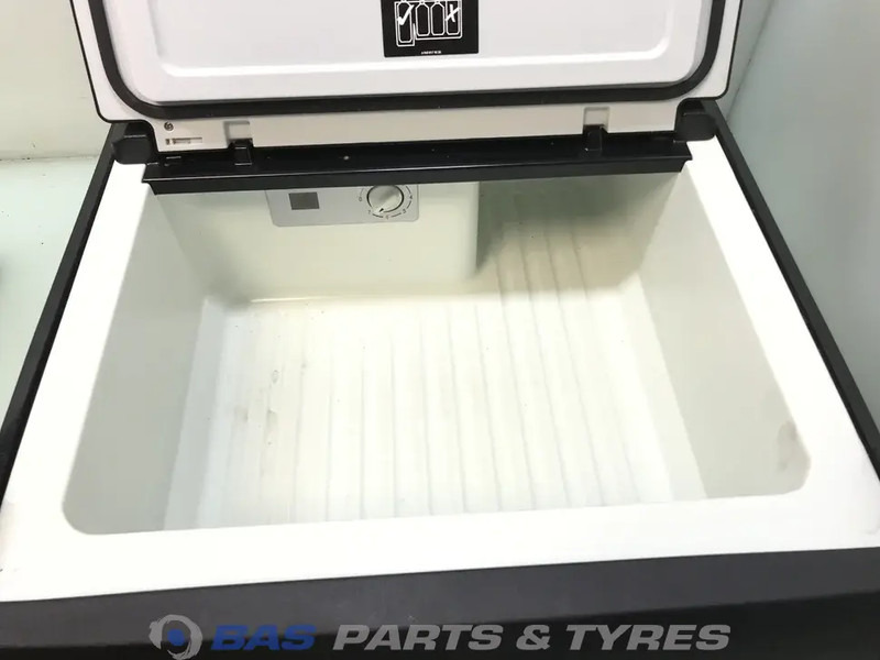 Mercedes-Benz Actros MP4 Koelkast Mercedes 25 Liter A 961 840 63 43 - Spare parts for Truck: picture 5 Mercedes-Benz Actros MP4 Koelkast Mercedes 25 Liter A 961 840 63 43 - Spare parts for Truck: picture 5