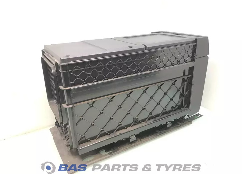 Mercedes-Benz Actros MP4 Koelkast Mercedes 36 Liter A 960 820 03 06 - Spare parts for Truck: picture 4 Mercedes-Benz Actros MP4 Koelkast Mercedes 36 Liter A 960 820 03 06 - Spare parts for Truck: picture 4