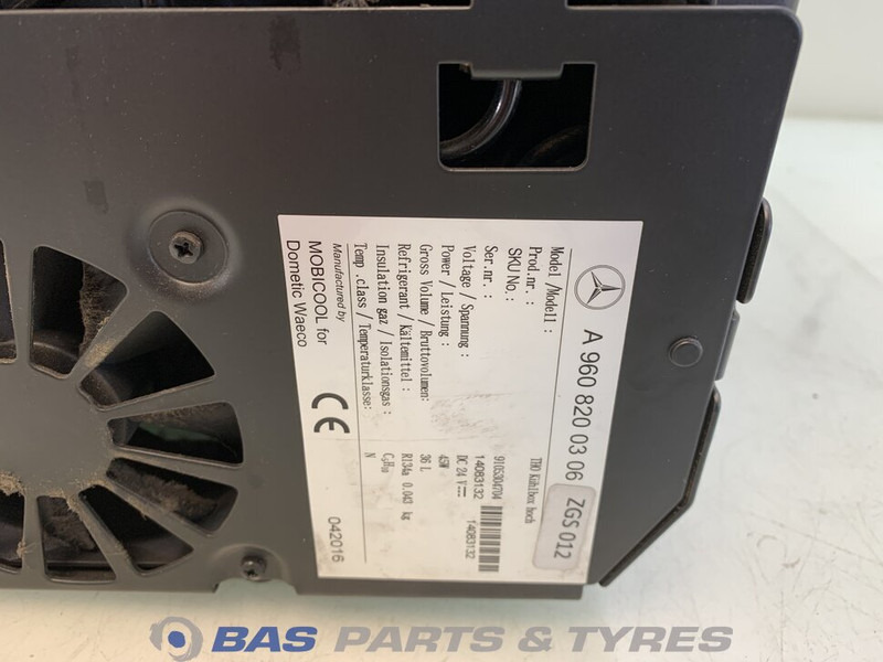 Mercedes-Benz Actros MP4 - Spare parts for Truck: picture 4 Mercedes-Benz Actros MP4 - Spare parts for Truck: picture 4