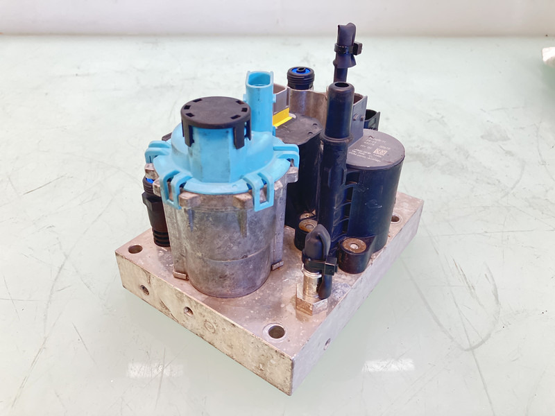 Renault AdBlue pomp Renault 7421679299 - Spare parts for Truck: picture 1 Renault AdBlue pomp Renault 7421679299 - Spare parts for Truck: picture 1