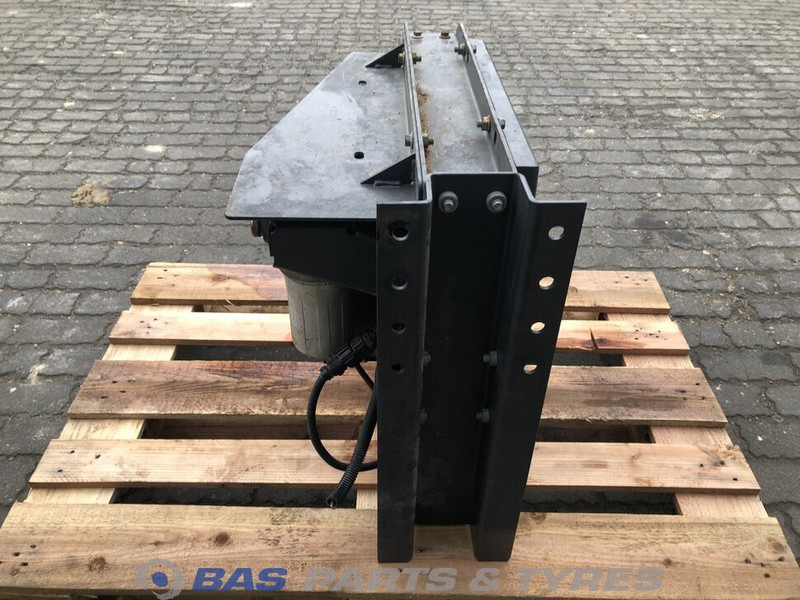 Renault Oliekoeler Renault 7482911483 - Spare parts for Truck: picture 4 Renault Oliekoeler Renault 7482911483 - Spare parts for Truck: picture 4