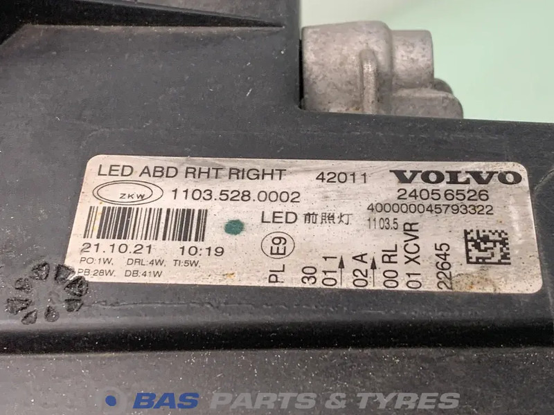 Volvo FH16 (FH5) Koplamp Rechts 22656780 - Headlight for Truck: picture 3 Volvo FH16 (FH5) Koplamp Rechts 22656780 - Headlight for Truck: picture 3