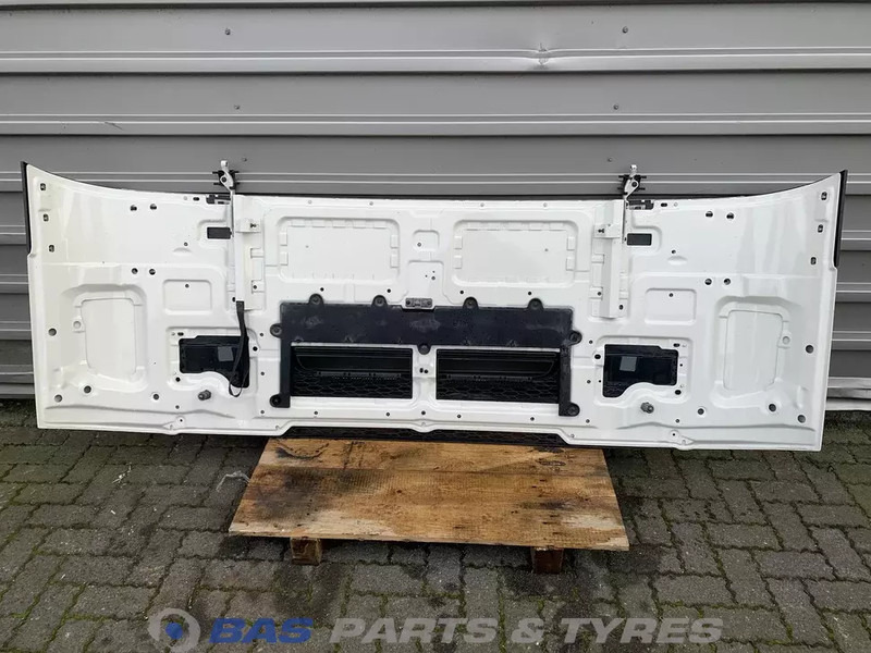 Volvo FH4 Frontklep Volvo 82219161 - Grill for Truck: picture 2 Volvo FH4 Frontklep Volvo 82219161 - Grill for Truck: picture 2