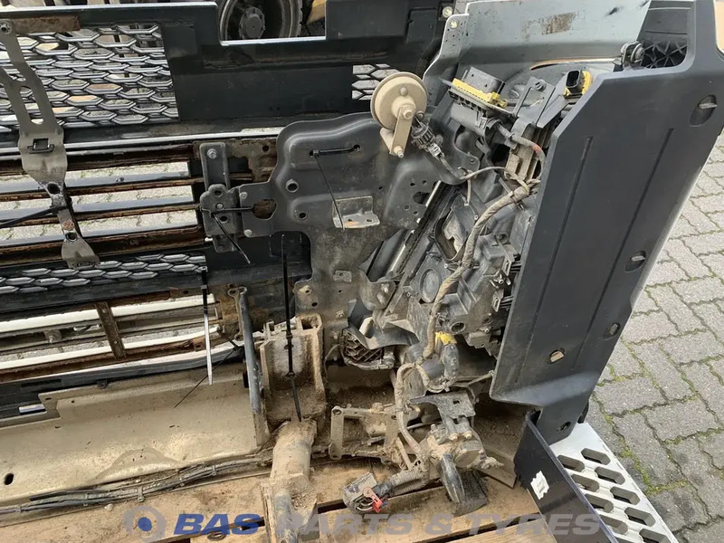 Volvo FH4 - Bumper for Truck: picture 5 Volvo FH4 - Bumper for Truck: picture 5