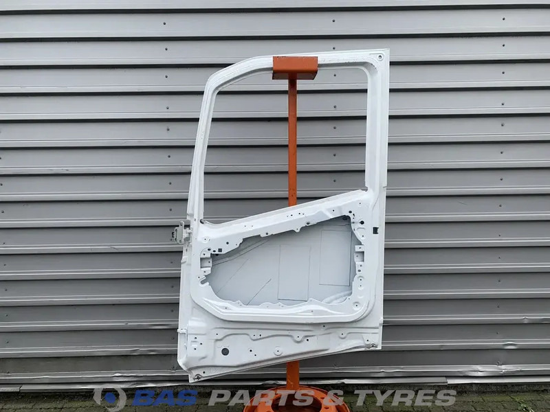 Volvo FH4 - Door and parts for Truck: picture 2 Volvo FH4 - Door and parts for Truck: picture 2