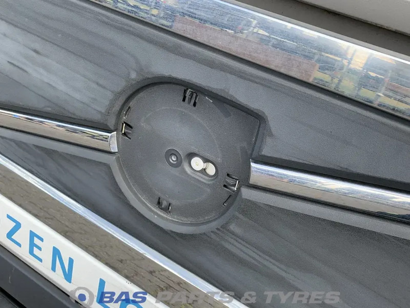 Volvo FH4 - Grill for Truck: picture 3 Volvo FH4 - Grill for Truck: picture 3