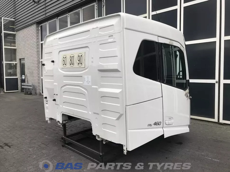 Volvo FH4 Volvo Sleeper Cab L2H1 82271553 - Cab and interior for Truck: picture 3 Volvo FH4 Volvo Sleeper Cab L2H1 82271553 - Cab and interior for Truck: picture 3