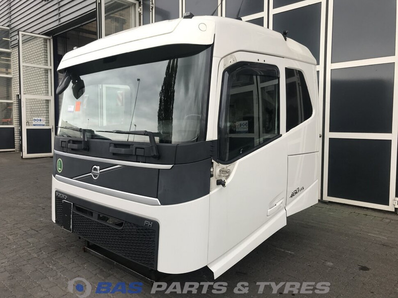 Volvo FH4 Volvo Sleeper Cab L2H1 82271553 - Cab and interior for Truck: picture 1 Volvo FH4 Volvo Sleeper Cab L2H1 82271553 - Cab and interior for Truck: picture 1