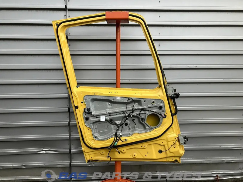 Volvo FH4B - Door and parts for Truck: picture 2 Volvo FH4B - Door and parts for Truck: picture 2