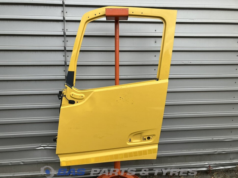 Volvo FH4B - Door and parts for Truck: picture 1 Volvo FH4B - Door and parts for Truck: picture 1