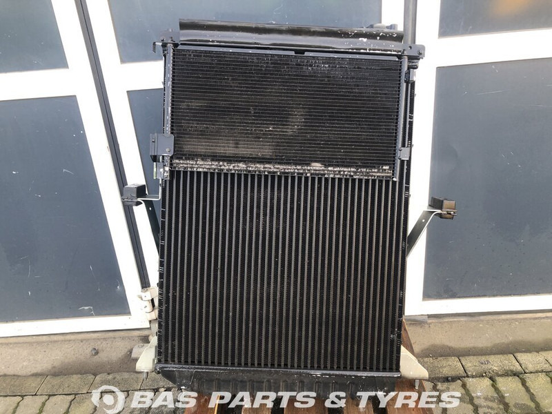 Volvo FM3 - Radiator for Truck: picture 2 Volvo FM3 - Radiator for Truck: picture 2