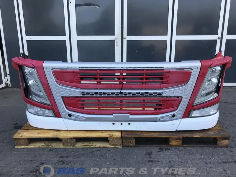 Volvo FM4 - Bumper for Truck: picture 1 Volvo FM4 - Bumper for Truck: picture 1