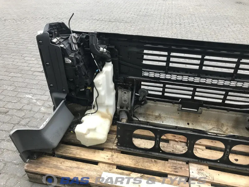 Volvo FM4 - Bumper for Truck: picture 4 Volvo FM4 - Bumper for Truck: picture 4