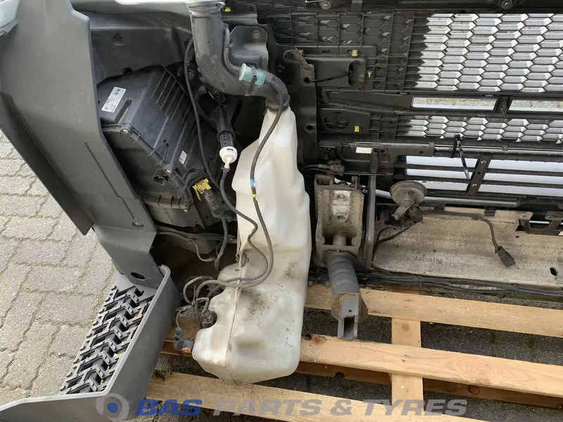 Volvo FM5 Bumper Volvo 84407376 - Bumper for Truck: picture 4 Volvo FM5 Bumper Volvo 84407376 - Bumper for Truck: picture 4