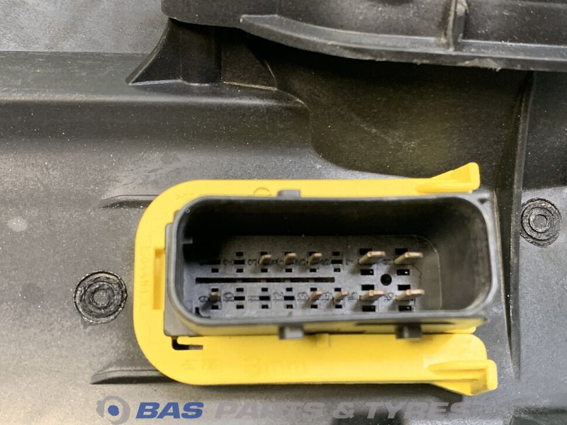 Volvo FM5 Koplamp Links 23752809 - Headlight for Truck: picture 5 Volvo FM5 Koplamp Links 23752809 - Headlight for Truck: picture 5