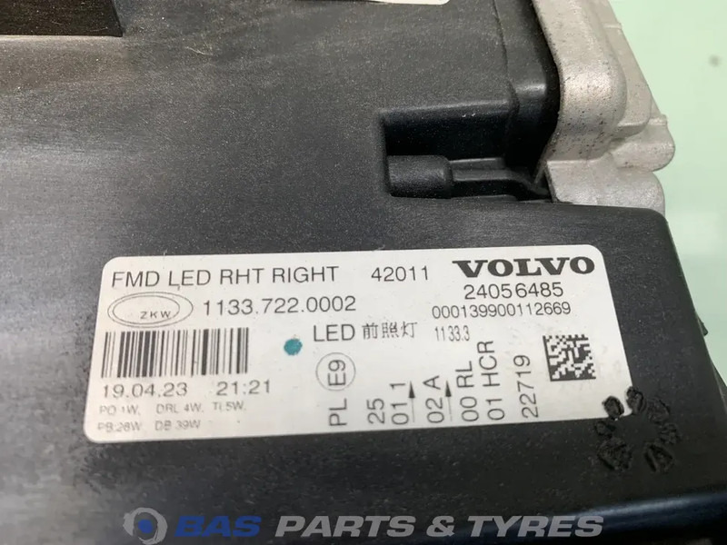 Volvo FM5 Koplamp Rechts 23752806 - Headlight for Truck: picture 4 Volvo FM5 Koplamp Rechts 23752806 - Headlight for Truck: picture 4