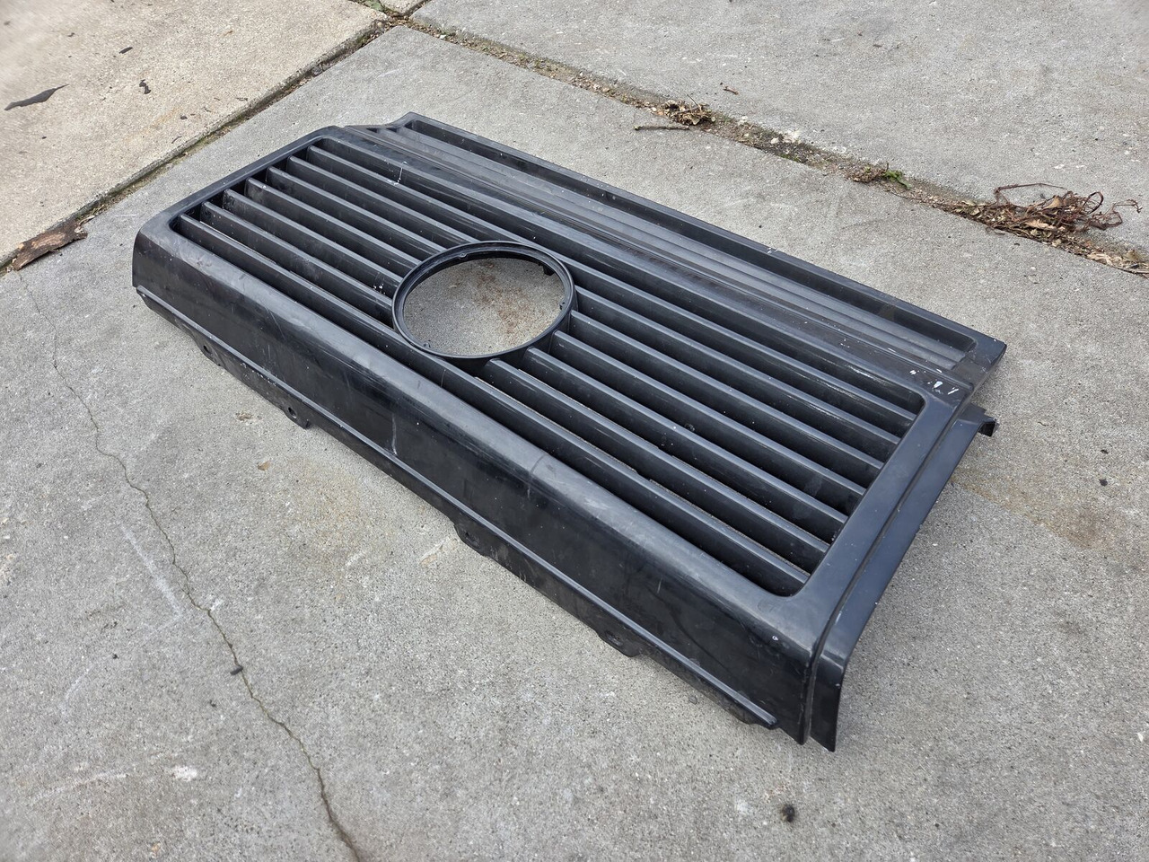 W463 Grill grijs Mercedes-Benz voor auto - Grill for Car: picture 2 W463 Grill grijs Mercedes-Benz voor auto - Grill for Car: picture 2