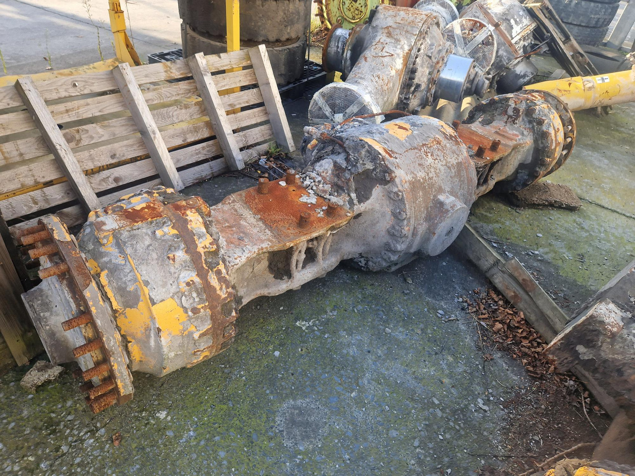 EJE DELANTERO Y TRASERO LIEBHERR L586 (2012)  - Axle and parts for Construction machinery: picture 5 EJE DELANTERO Y TRASERO LIEBHERR L586 (2012)  - Axle and parts for Construction machinery: picture 5