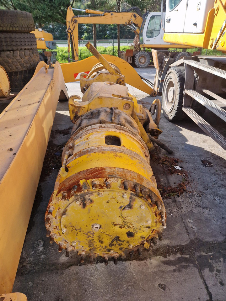 EJE TRASERO KOMATSU KWA055HD-4 - Axle and parts for Construction machinery: picture 1 EJE TRASERO KOMATSU KWA055HD-4 - Axle and parts for Construction machinery: picture 1