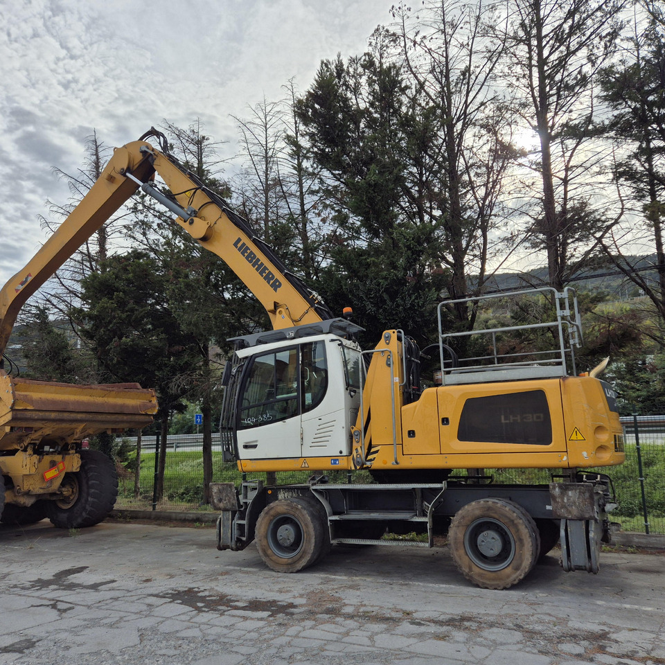LIEBHERR LH30 (2018)11988 HORAS  - Waste/ Industry handler: picture 1 LIEBHERR LH30 (2018)11988 HORAS  - Waste/ Industry handler: picture 1