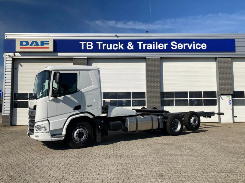DAF XD 450 FAN CHASSIS SLEEPER CAB PTO STEERING LIFTAXLE 480WB - NEW - Cab chassis truck: picture 1 DAF XD 450 FAN CHASSIS SLEEPER CAB PTO STEERING LIFTAXLE 480WB - NEW - Cab chassis truck: picture 1