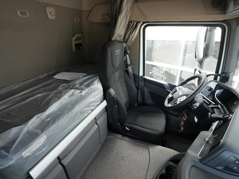 Interior photo 3: DAF XD 450 FAN CURTAIN NEW leasing DAF XD 450 FAN CURTAIN NEW