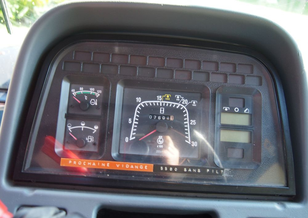 Farm tractor Ciągnik New Holland NH M 135 1998 NEW HOLLAND TM M135: picture 15 Farm tractor Ciągnik New Holland NH M 135 1998 NEW HOLLAND TM M135: picture 15