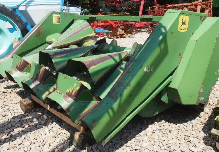 Heder John deere do kukurydzy 4 rzędowy claas john deere - Maize harvester: picture 3 Heder John deere do kukurydzy 4 rzędowy claas john deere - Maize harvester: picture 3